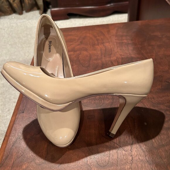 beige heels - Picture 2 of 3
